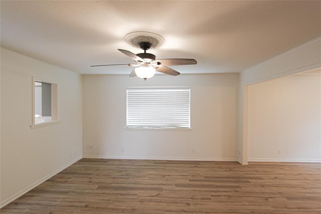 1300 Lynwood St - Photo 5 of 24