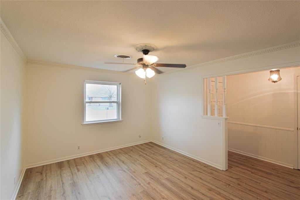 1300 Lynwood St - Photo 6 of 24