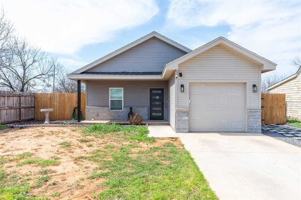 1370 Pecan St - Photo 2 of 35