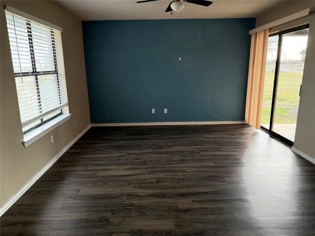 1605 Oak Cir - Photo 2 of 7