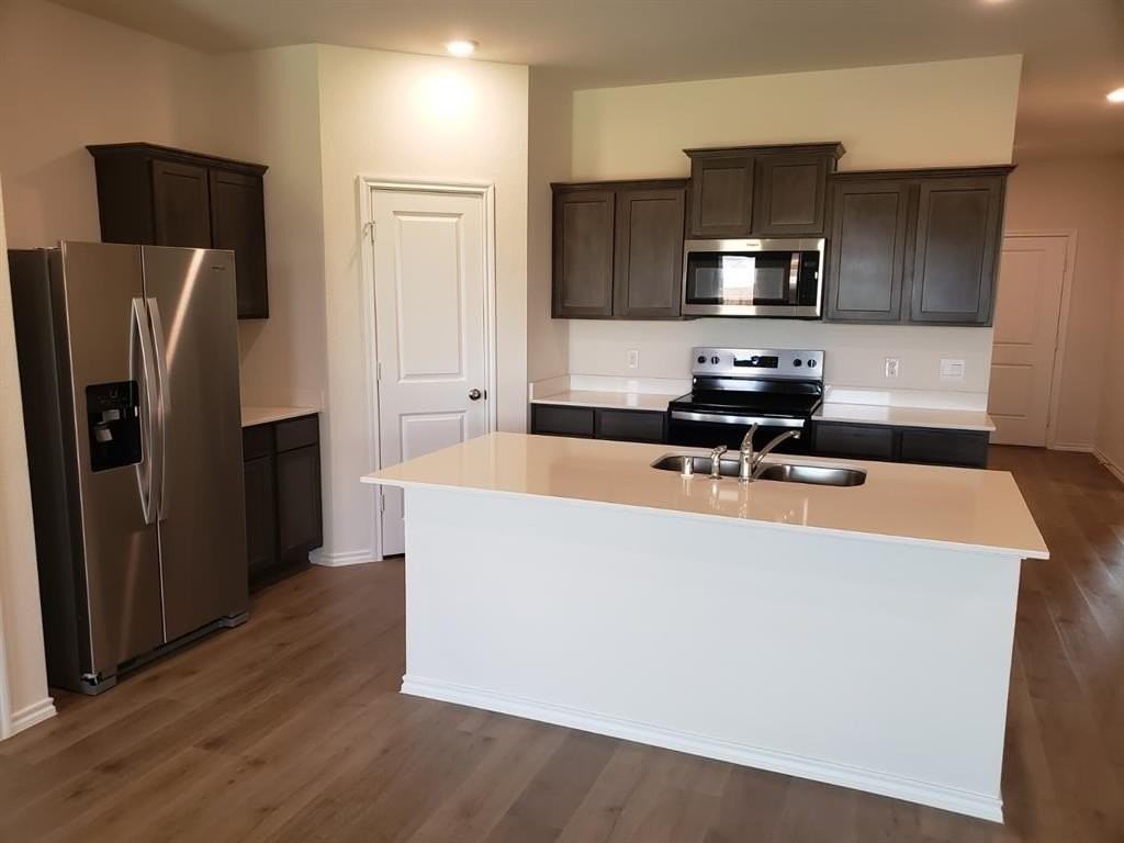 2711 Knollwood Trl - Photo 3 of 16