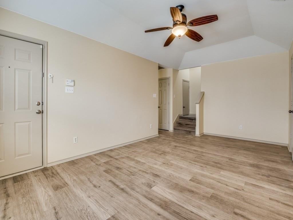 1439 N Bluegrove Rd - Photo 3 of 12