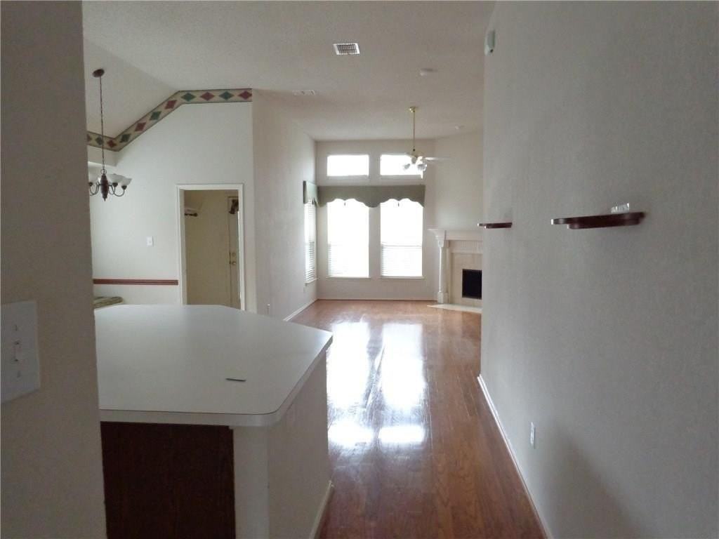 2027 Wimbledon Dr - Photo 4 of 9