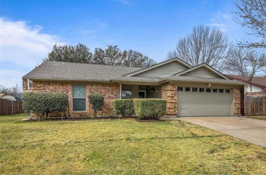 324 Sioux St - Photo 2 of 18