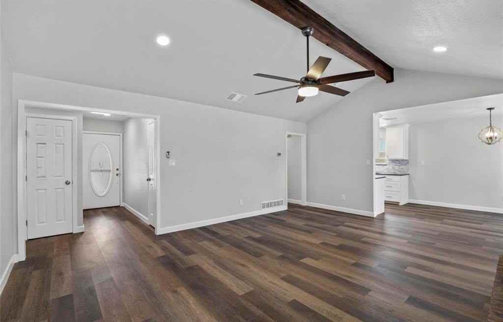 324 Sioux St - Photo 3 of 18