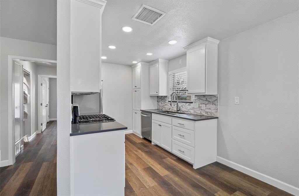 324 Sioux St - Photo 6 of 18