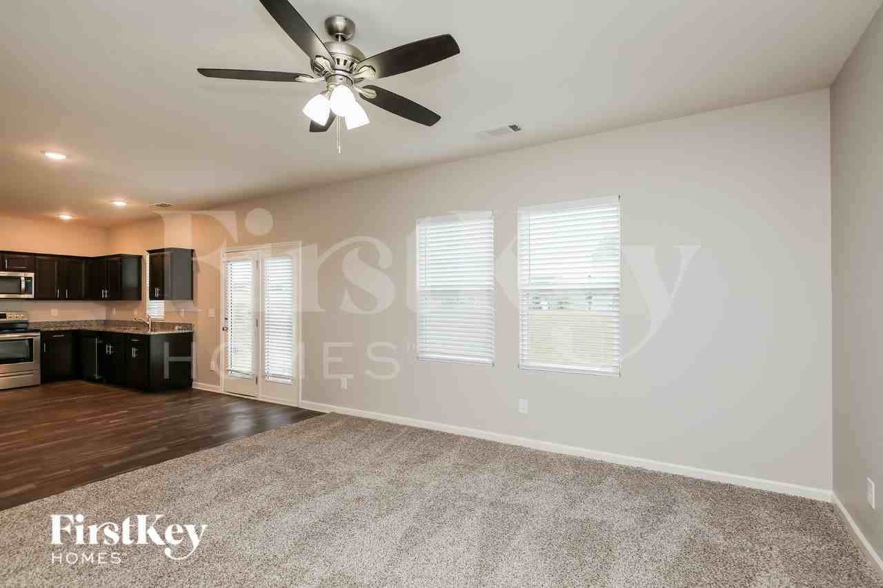 364 Alexander Ln - Photo 2 of 18