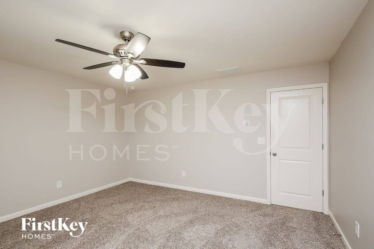 364 Alexander Ln - Photo 7 of 18