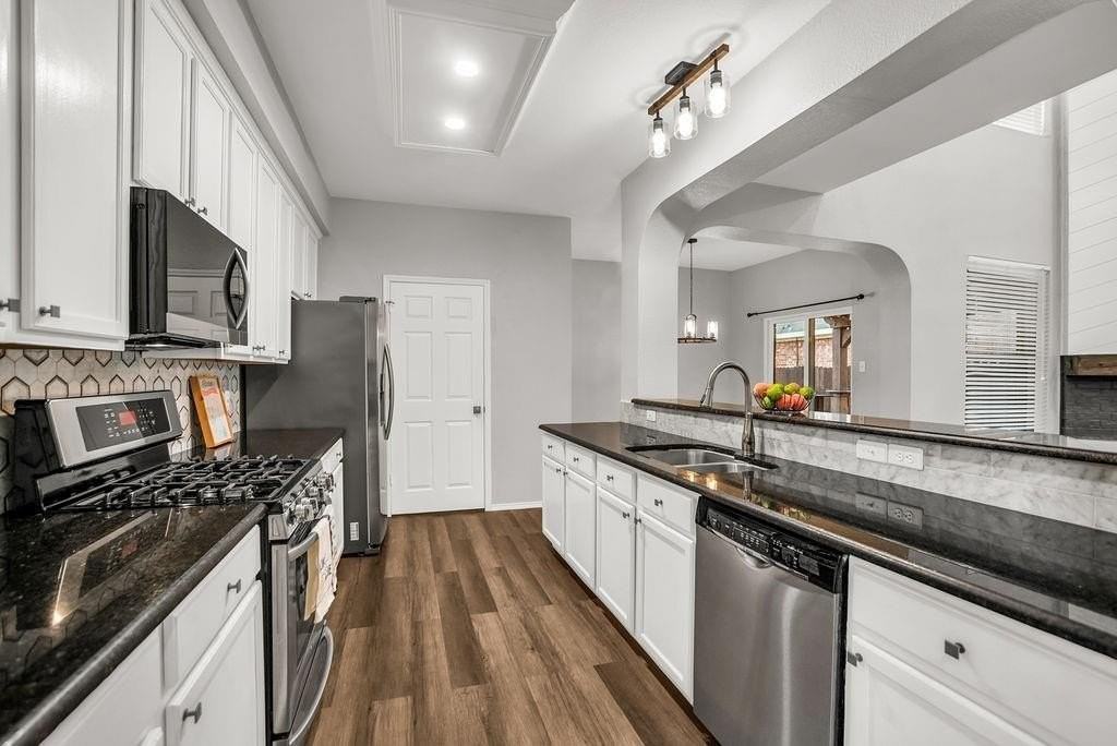 5429 Waterwood Ct - Photo 6 of 31