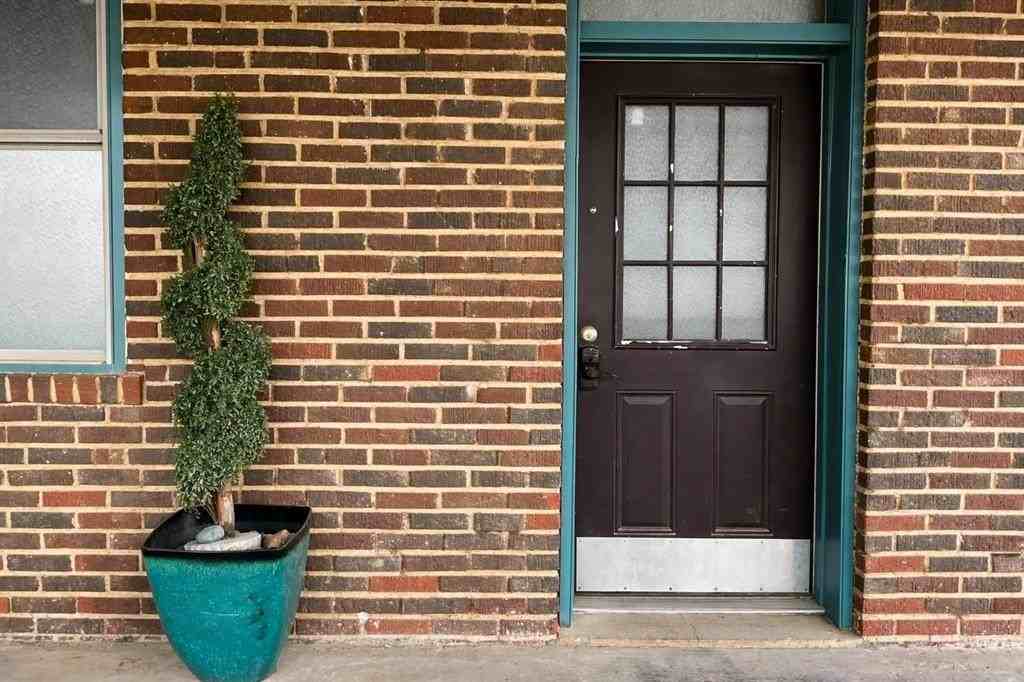 104 Ne 2nd St - Photo 2 of 34