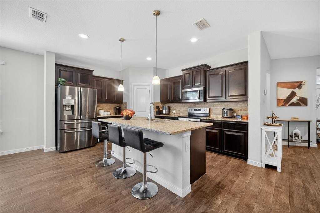 1029 Nicole Way - Photo 2 of 37