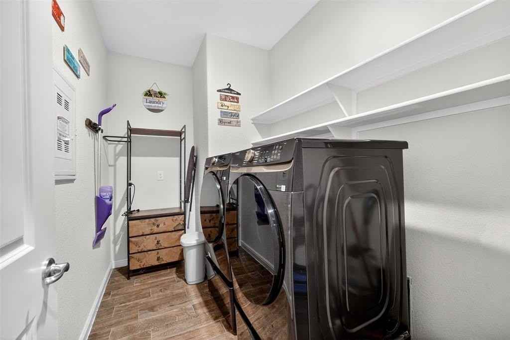 1029 Nicole Way - Photo 6 of 37