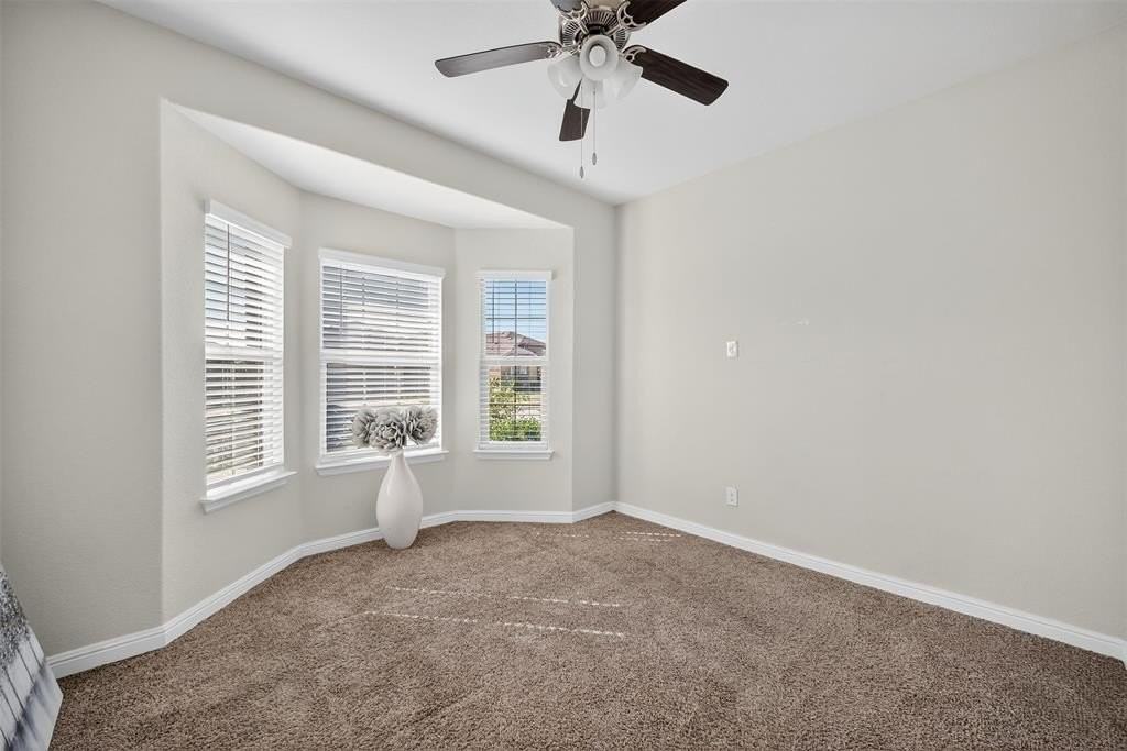 1029 Nicole Way - Photo 7 of 37