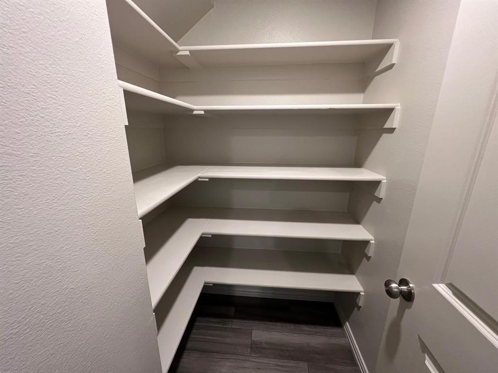 4561 Bishop St - Photo 7 of 17