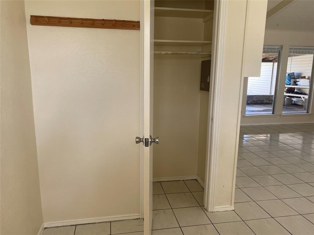 1703 Baltimore Dr - Photo 7 of 40