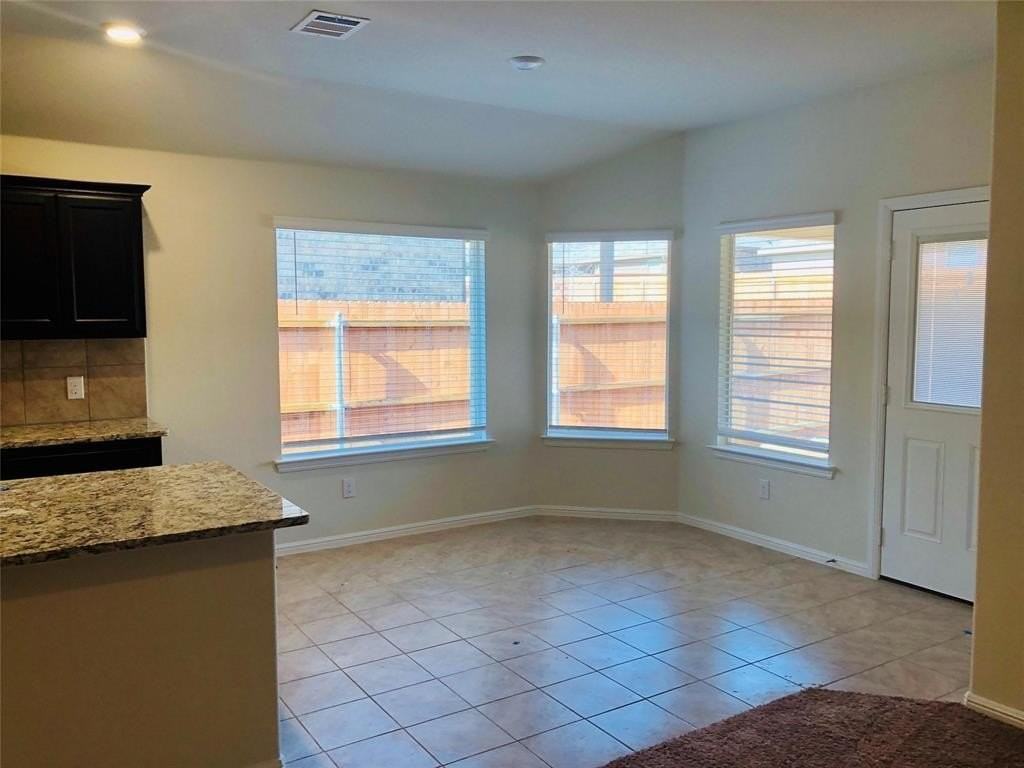 925 Rutherford Dr - Photo 6 of 17