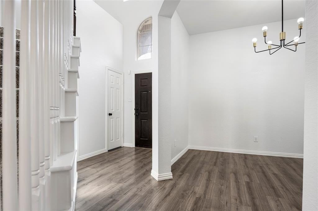 2000 Webb Dr - Photo 3 of 40