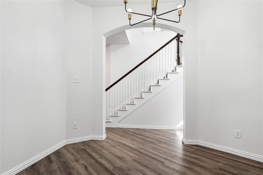 2000 Webb Dr - Photo 5 of 40