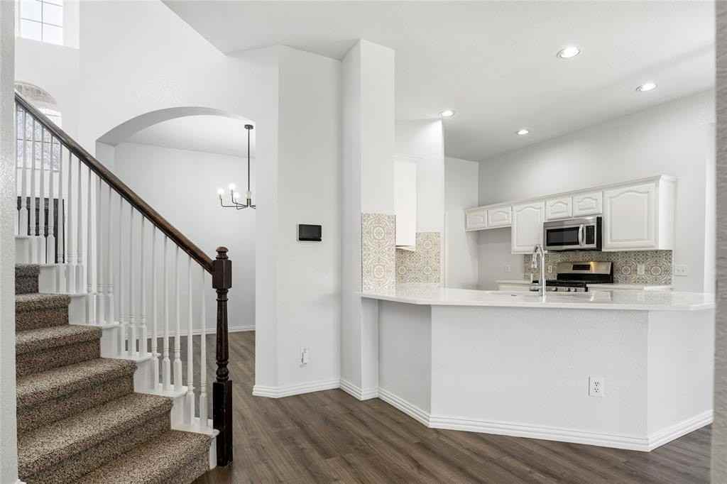 2000 Webb Dr - Photo 7 of 40