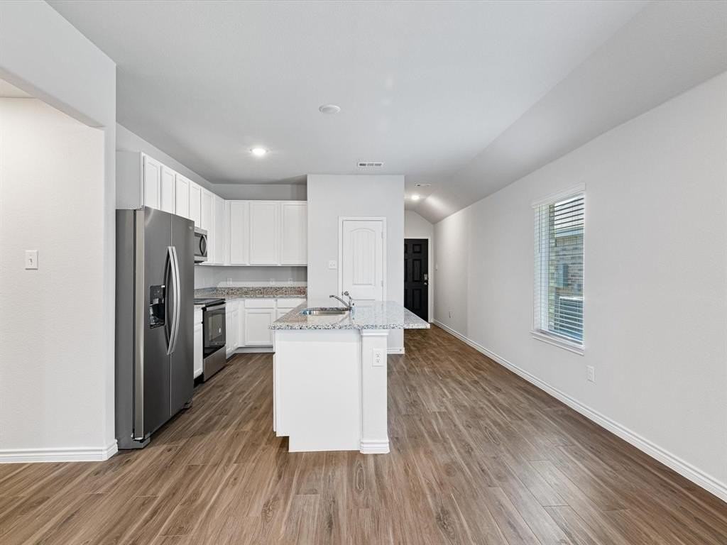 1604 Luke St - Photo 5 of 20