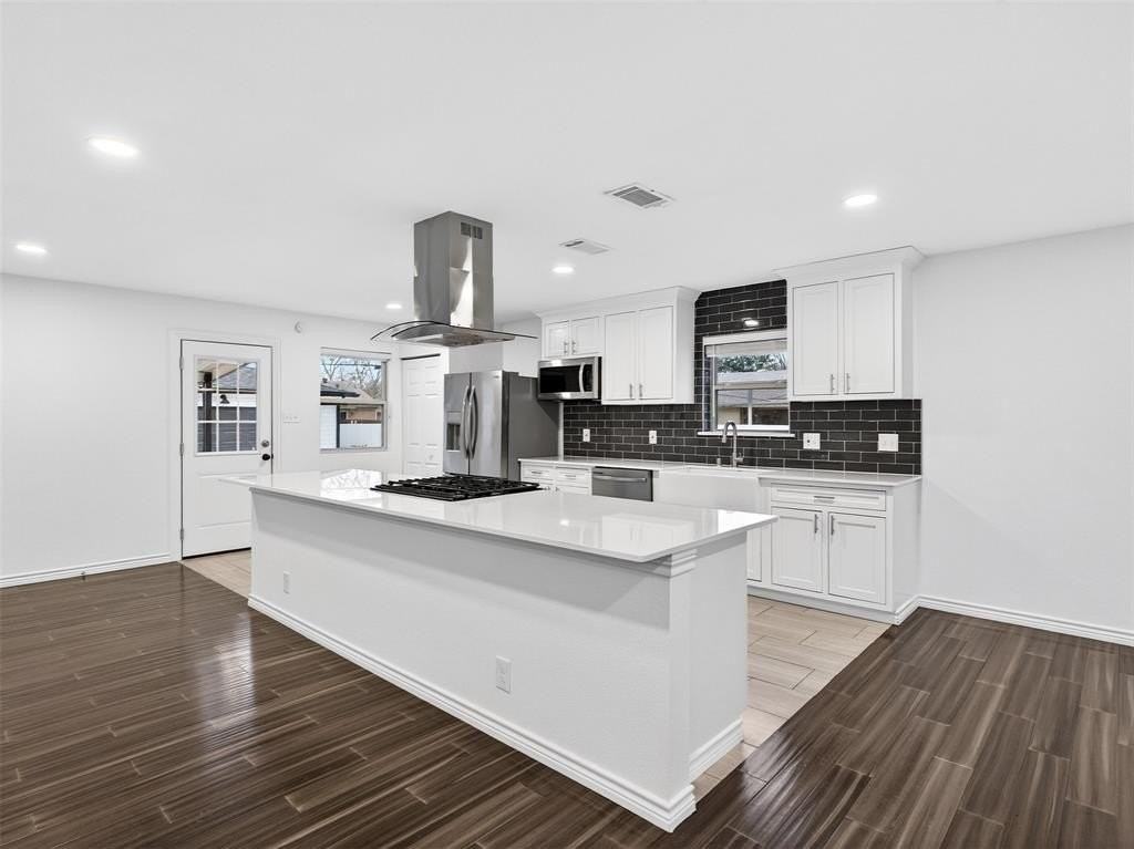 1808 Oates Dr - Photo 7 of 28