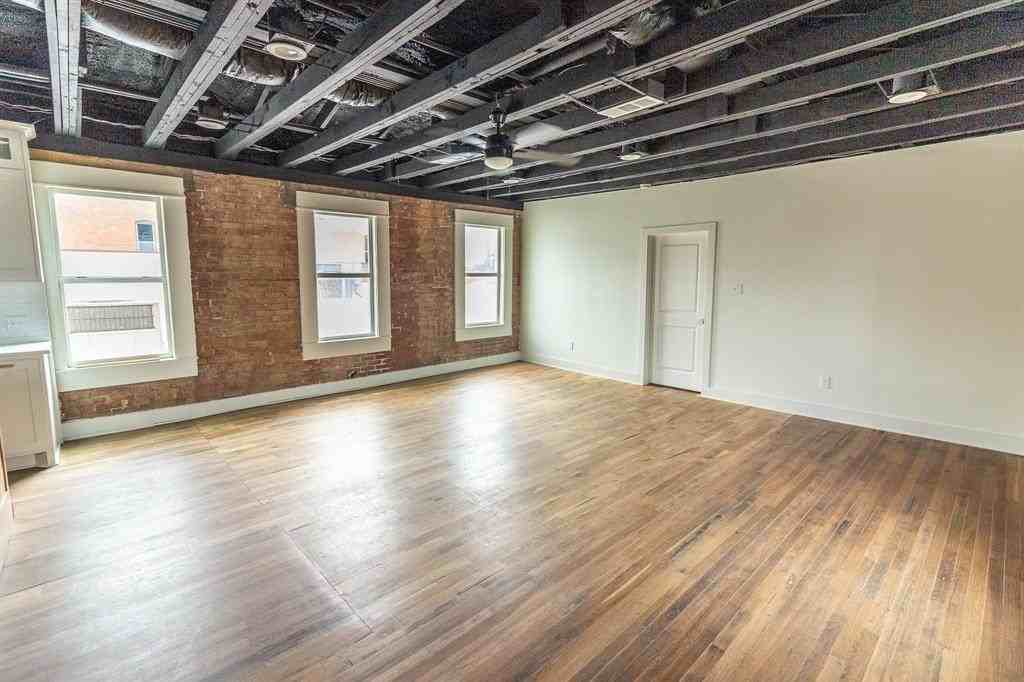 219 W Mulberry St - Photo 5 of 11