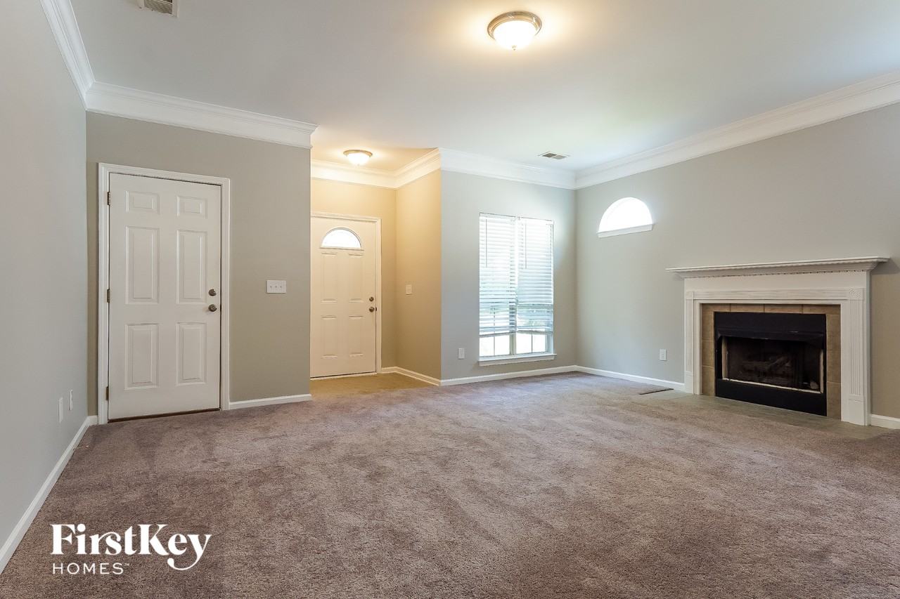 9399 Brook Forest Cir - Photo 4 of 15