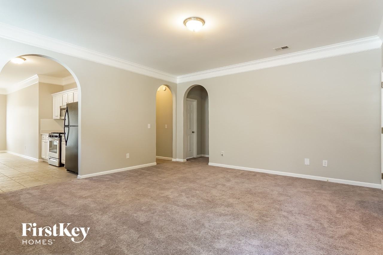 9399 Brook Forest Cir - Photo 6 of 15