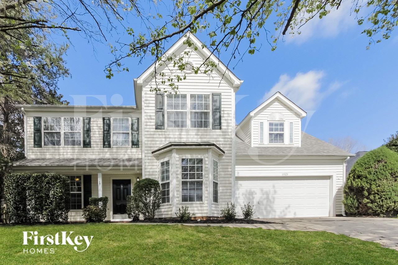 11923 Withers Mill Dr - Photo 3 of 16