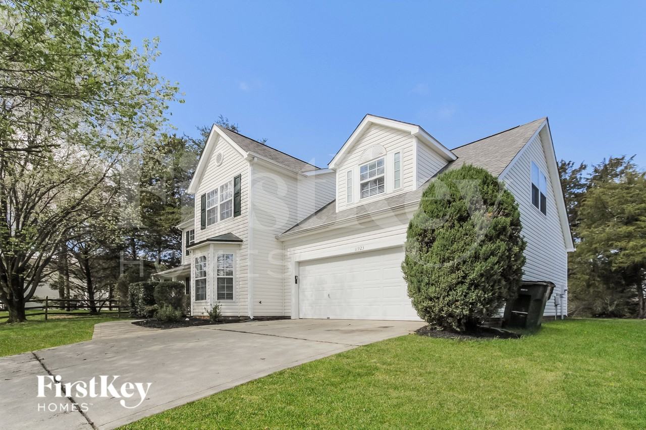 11923 Withers Mill Dr - Photo 4 of 16