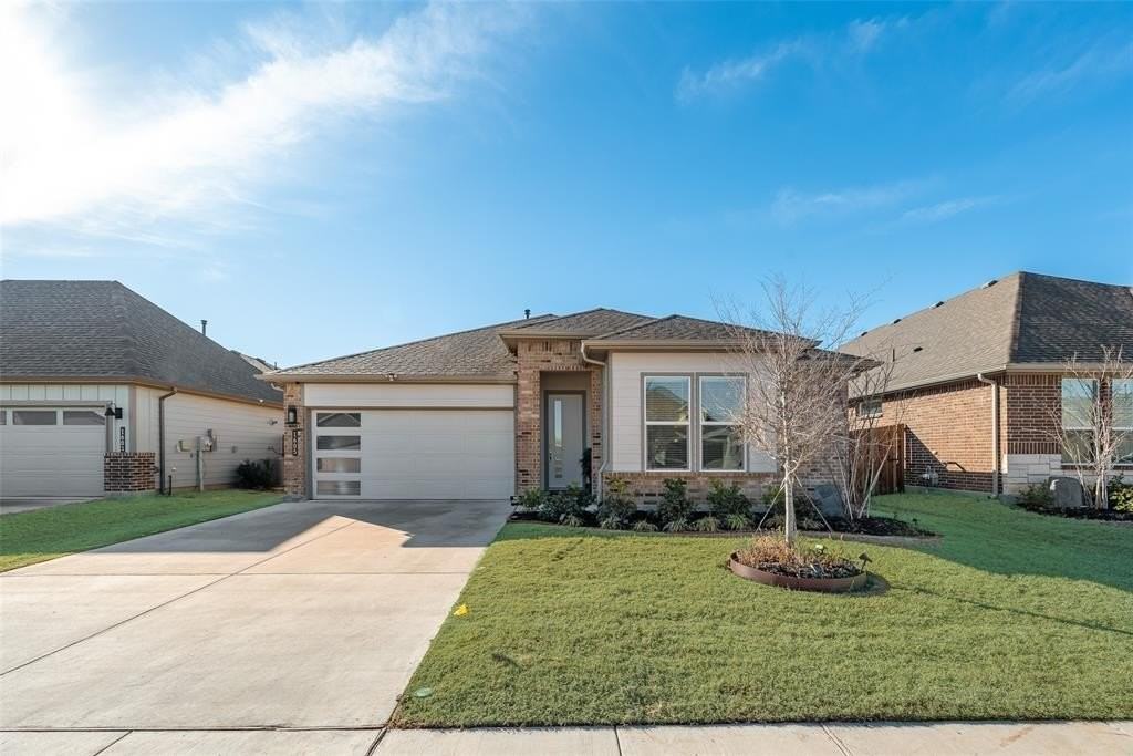 1605 Woodpecker St - Photo 2 of 28