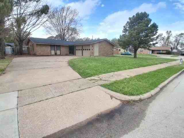 3717 Cranston Ct E - Photo 2 of 18