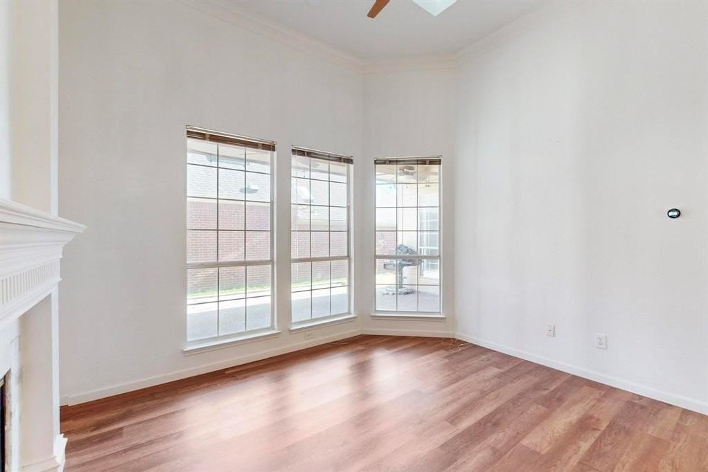 2710 Mum Dr - Photo 7 of 34