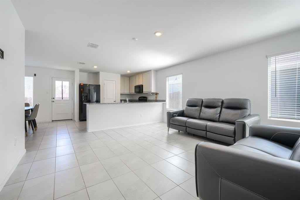 1799 Courage Crk - Photo 4 of 24