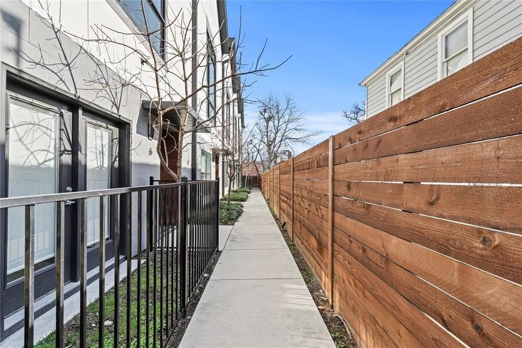 3880 Munger Ave #9 - Photo 5 of 26