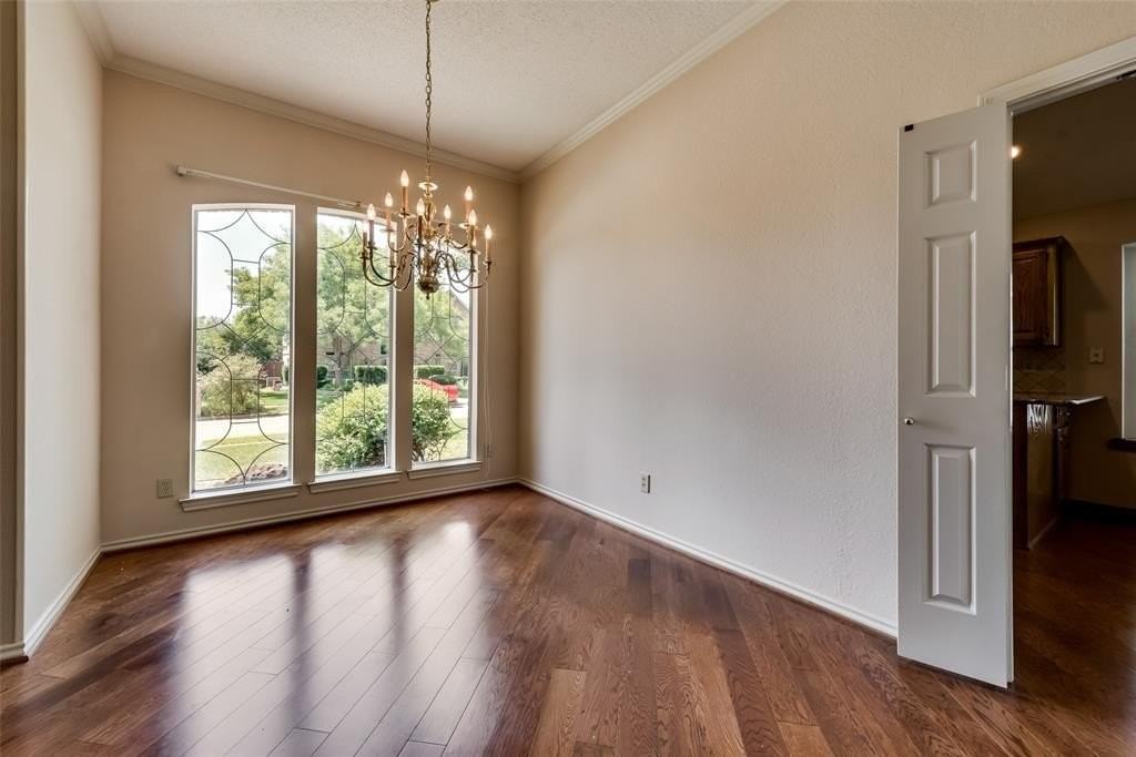 2001 Mossberg Dr - Photo 5 of 36