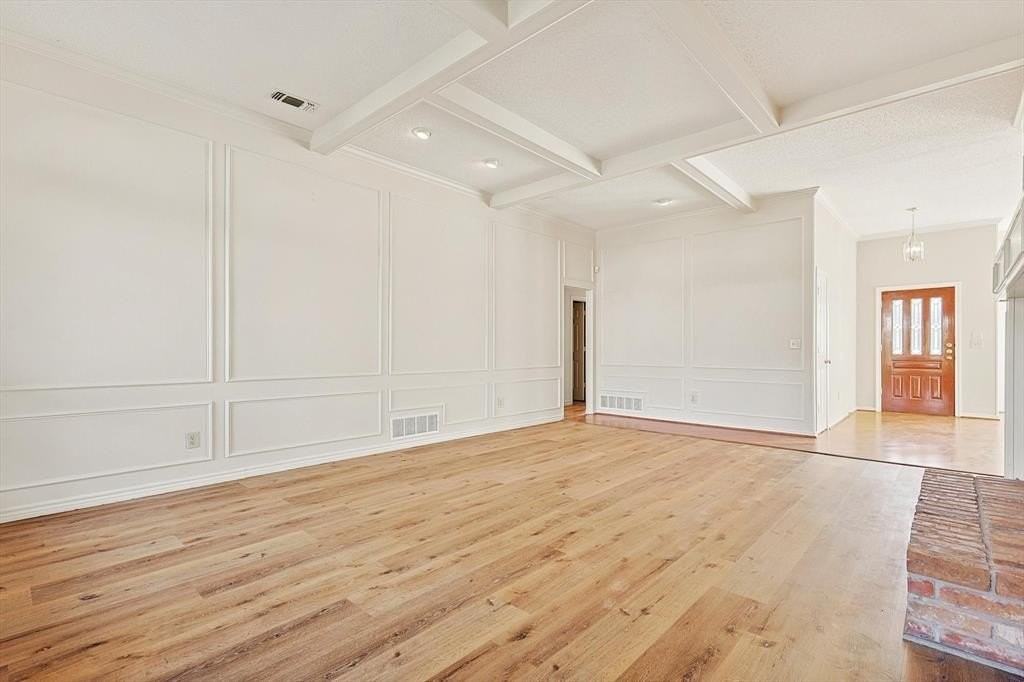 2001 Mossberg Dr - Photo 7 of 36