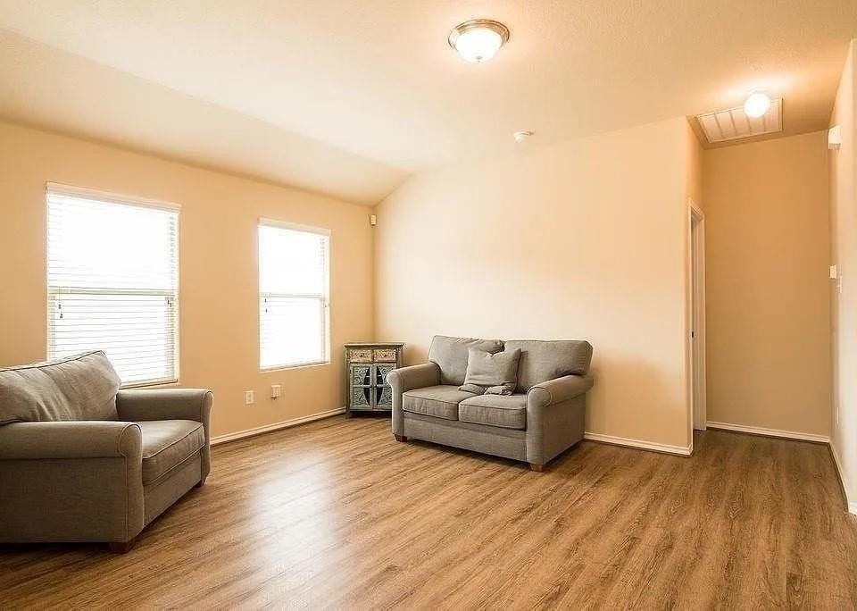 6313 Eagle Pier Way - Photo 3 of 17