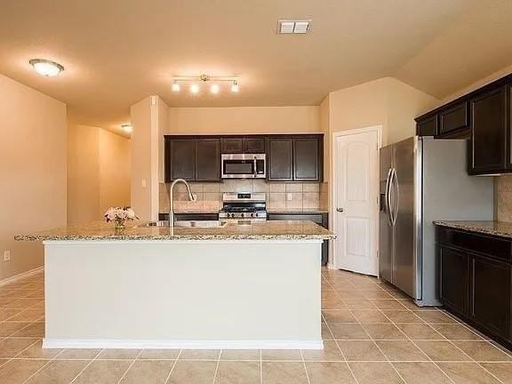 6313 Eagle Pier Way - Photo 6 of 17