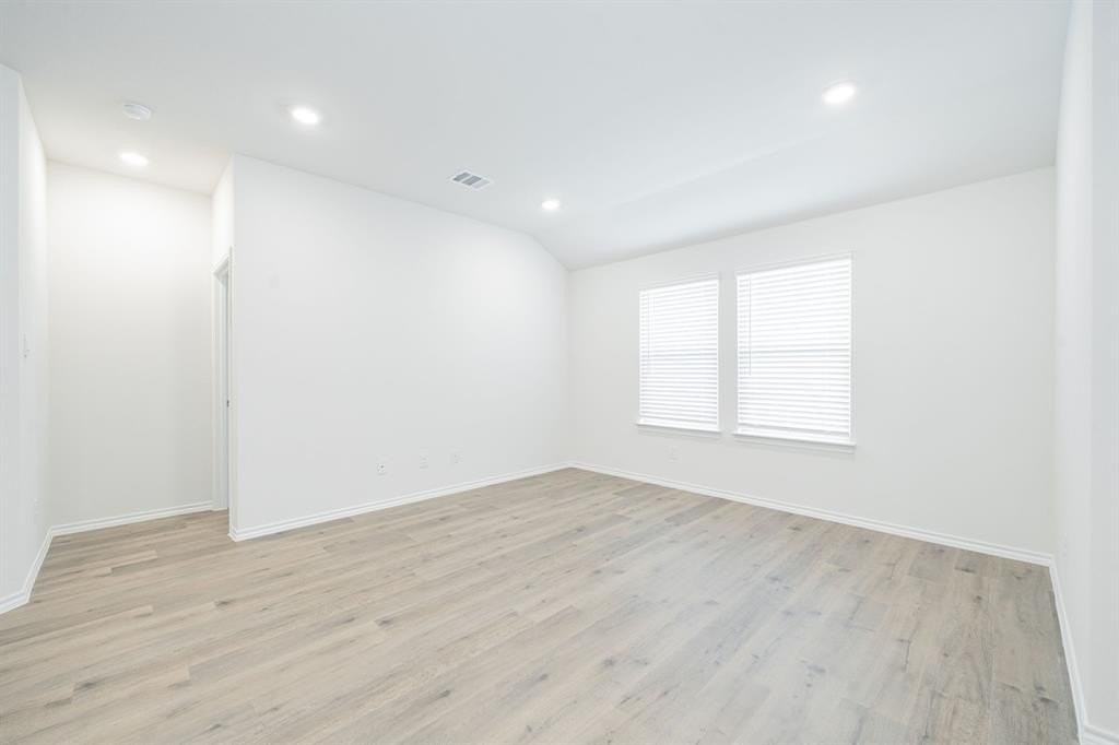 2139 Thornton Dr - Photo 6 of 34