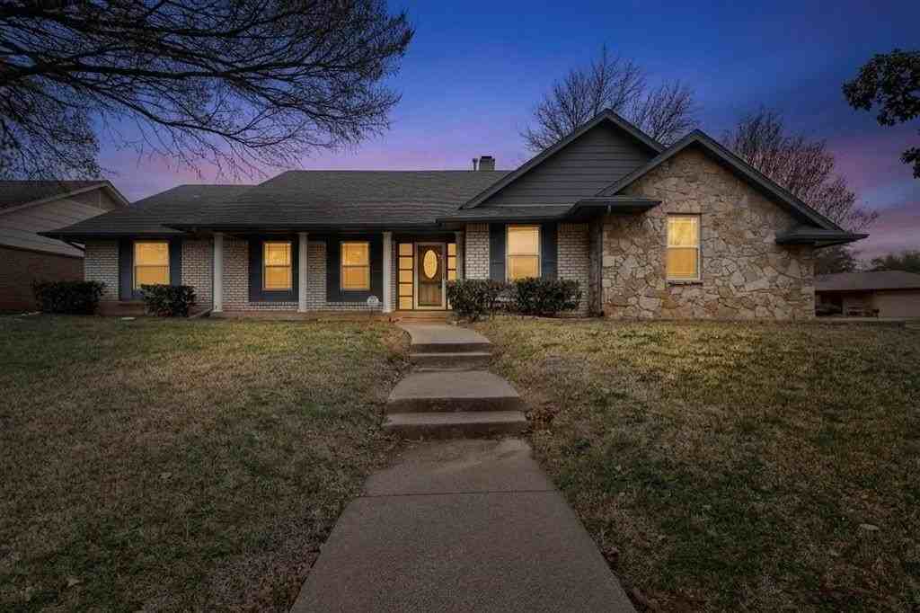 2800 Hedgeway Dr - Photo 3 of 20