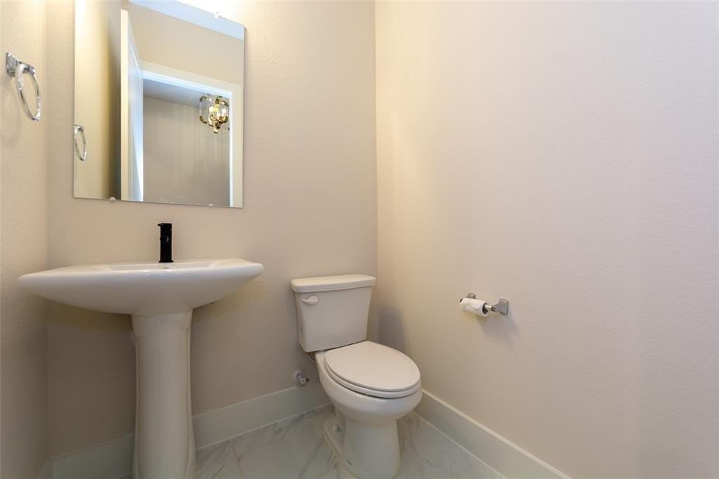 17704 Agave Ln - Photo 5 of 31