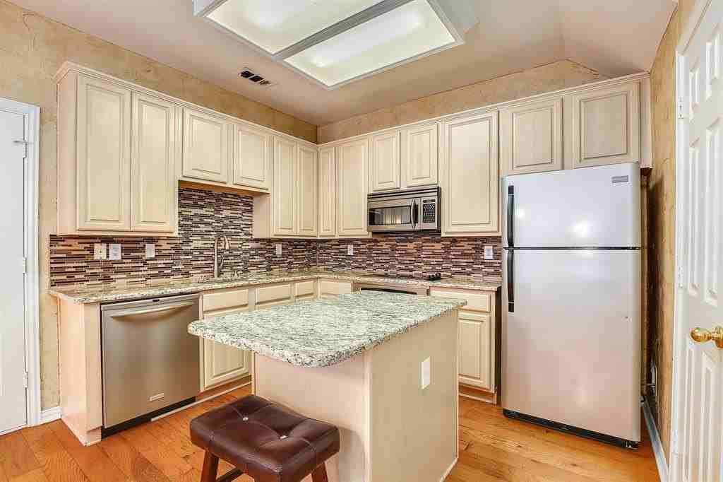 18719 Riverstone Ct - Photo 7 of 35