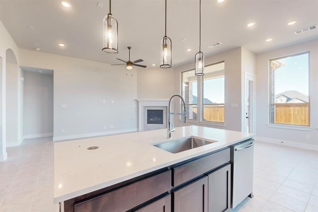 1818 Buckeye Ln - Photo 6 of 35