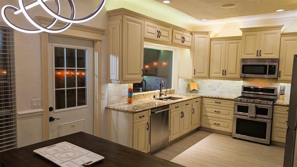 4216 Creekstone Dr - Photo 5 of 19