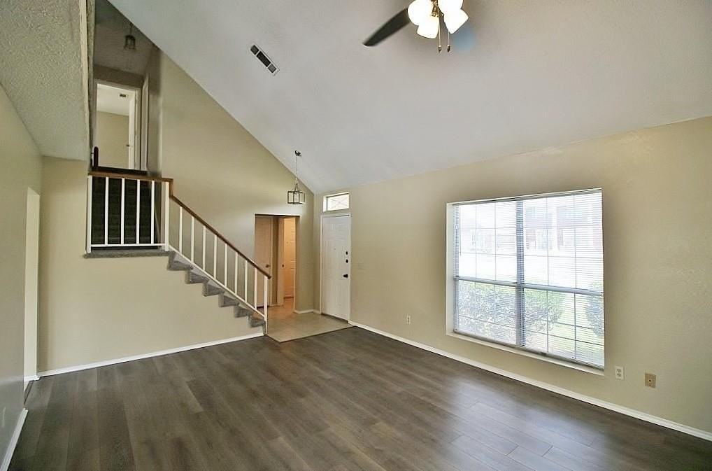 311 Pemberton Pl - Photo 4 of 28