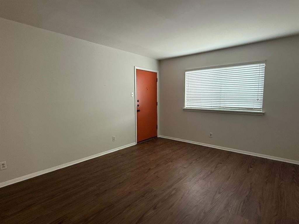 5004 Live Oak St #111 - Photo 3 of 11
