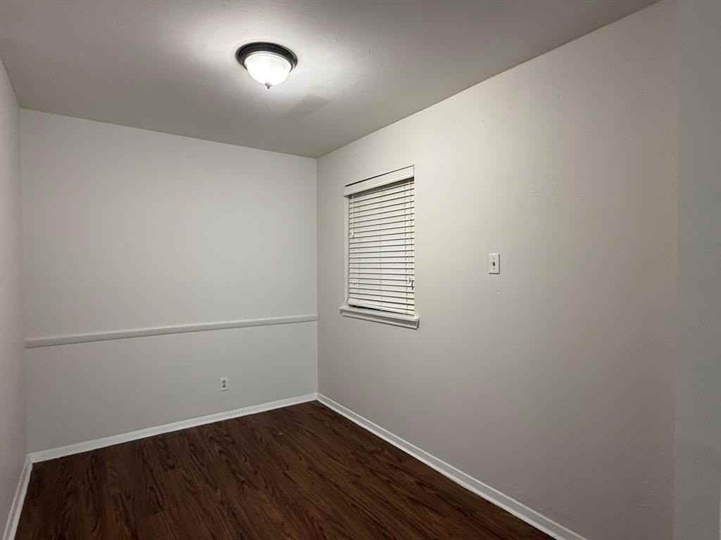 5004 Live Oak St #111 - Photo 6 of 11