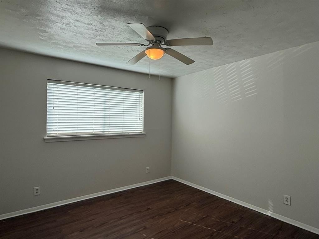 5004 Live Oak St #111 - Photo 7 of 11