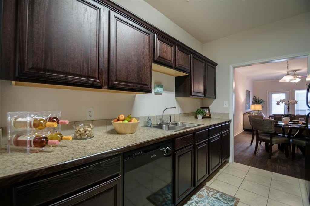 380 Solon Rd - Photo 5 of 12